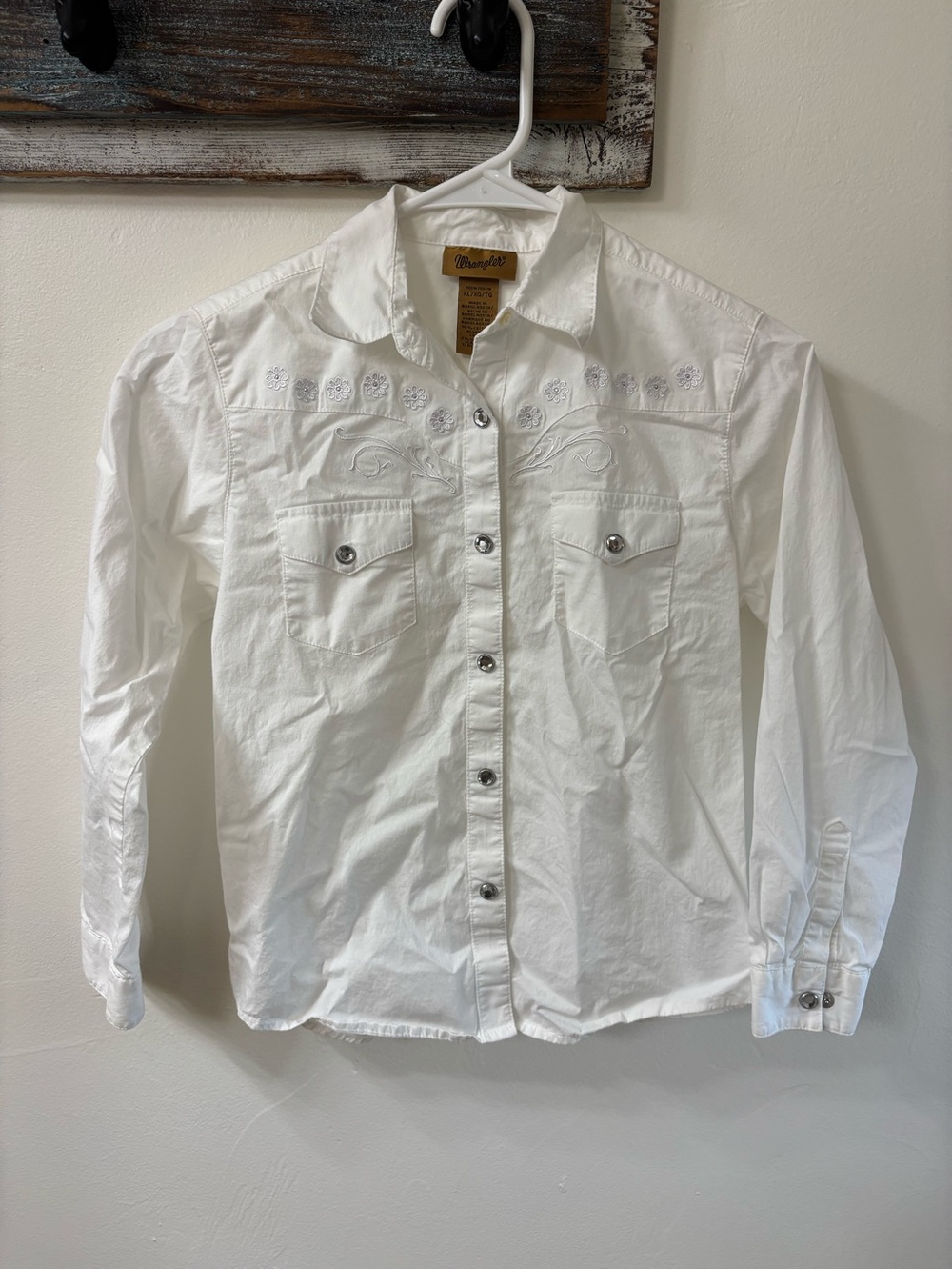 Wrangler White Girls' Embroidered Western Button-Front Shirt